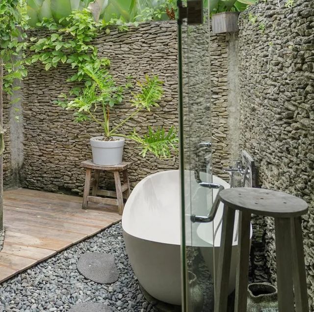 12 Best Outdoor Tub Ideas, Outdoor Clawfoot Bathtub Ideas