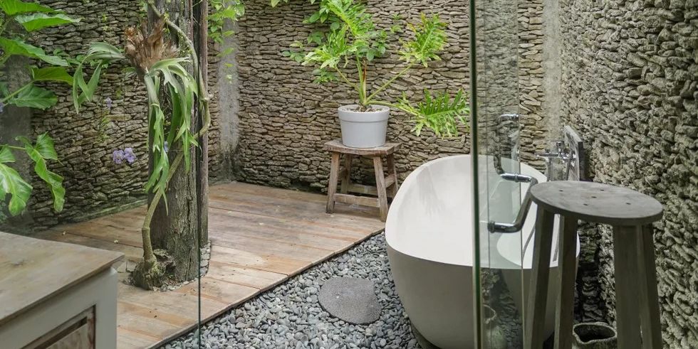 12 Outdoor Tub Ideas That Will Make You Absolutely Swoon