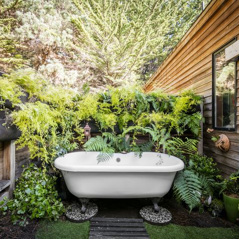 Outdoor Soaking Tub Ideas, Garden Vs Soaking Tub