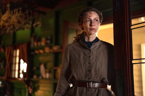 personaggio di outlander claire interpretato da caitriona balfe