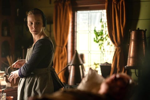 outlander actress lauren lyle
