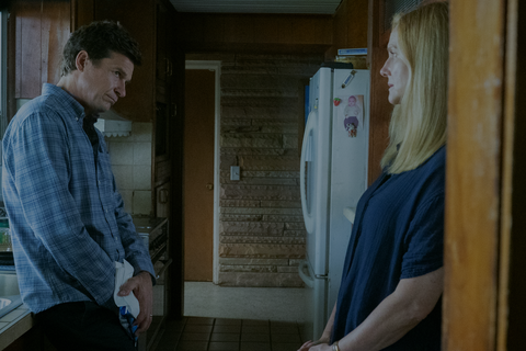 jason bateman as marty byrde, laura linney as wendy byrde in season 4 part 2 episode 5 of ozark