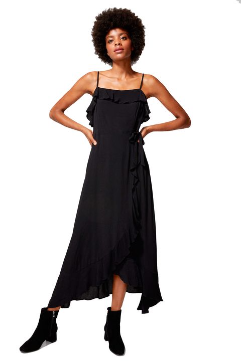 El vestido negro de 10 € perfecto es de la tienda Springfield - El vestido negro de 10 € perfecto es de Zara