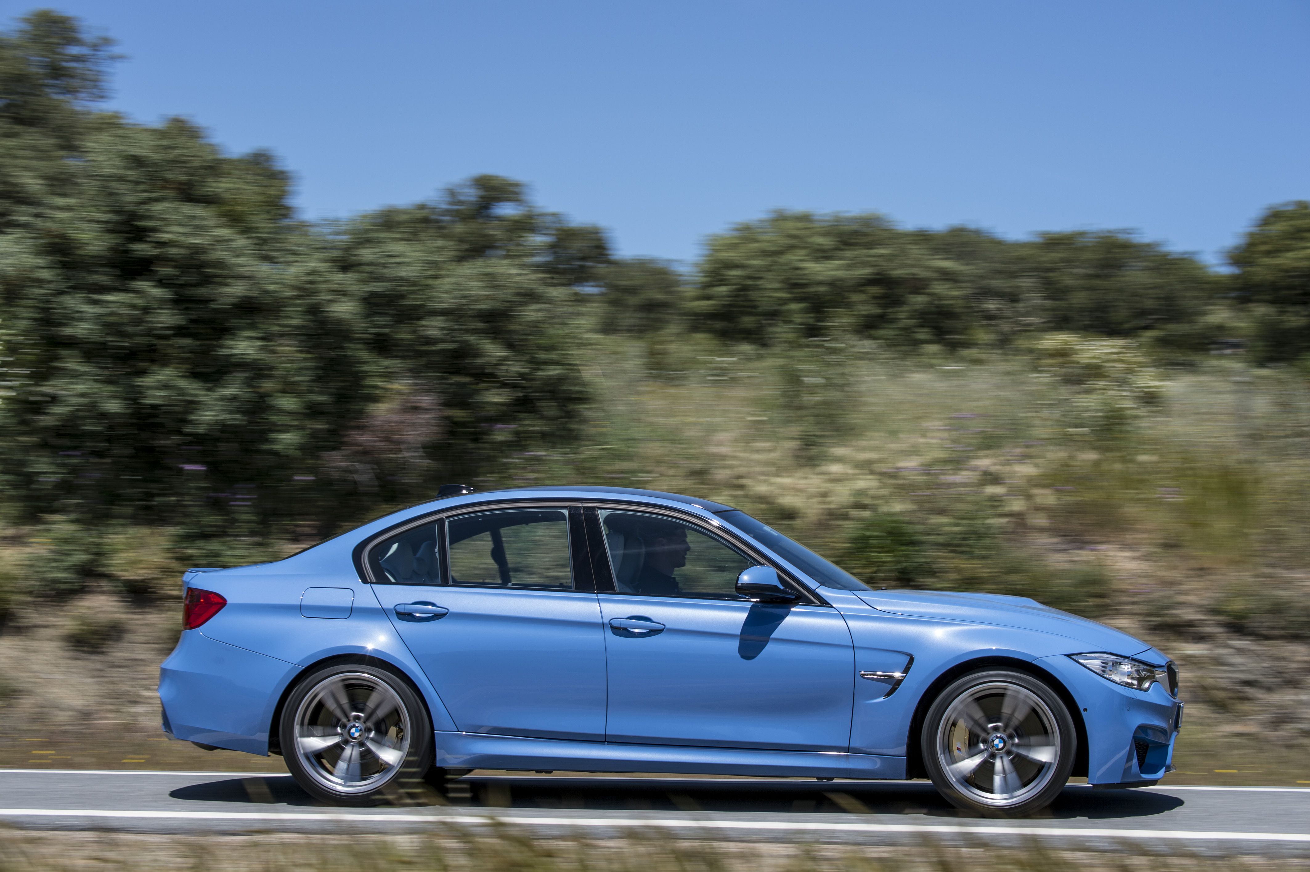 baby-blue-sky-blue-car-paint-alessiasemenzin