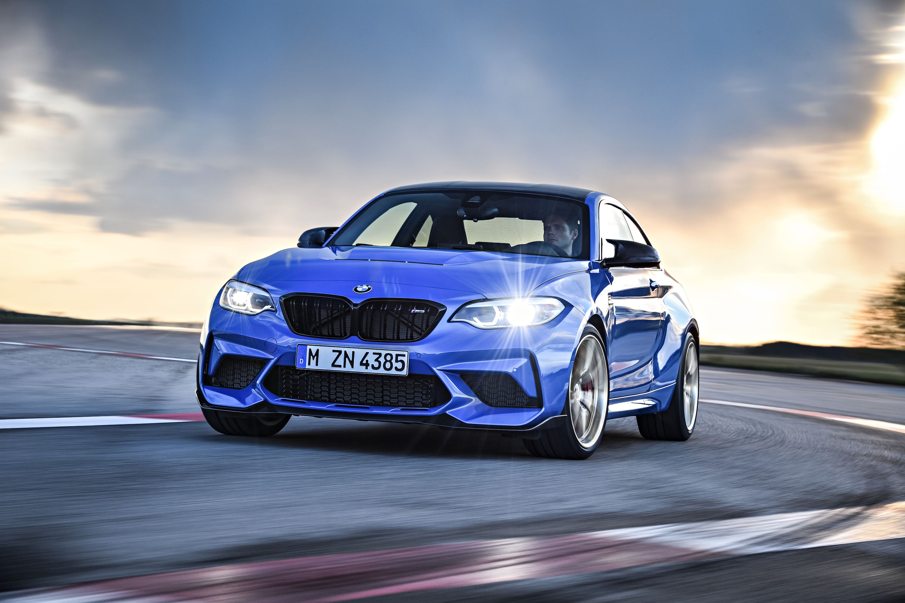 Bmw M2 Cs Goes Hardcore With 444 Hp And A Manual