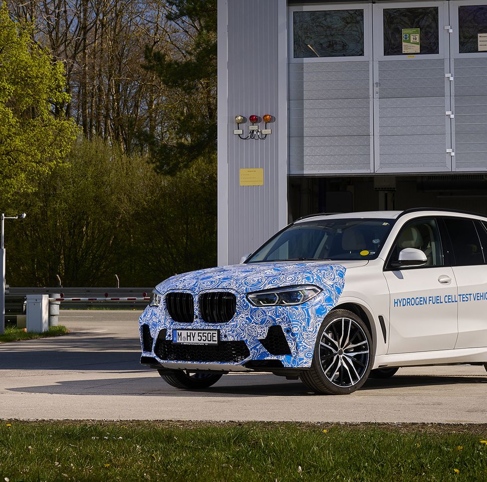 BMW Begins Road Tests of Hydrogen Fuel Cell X5