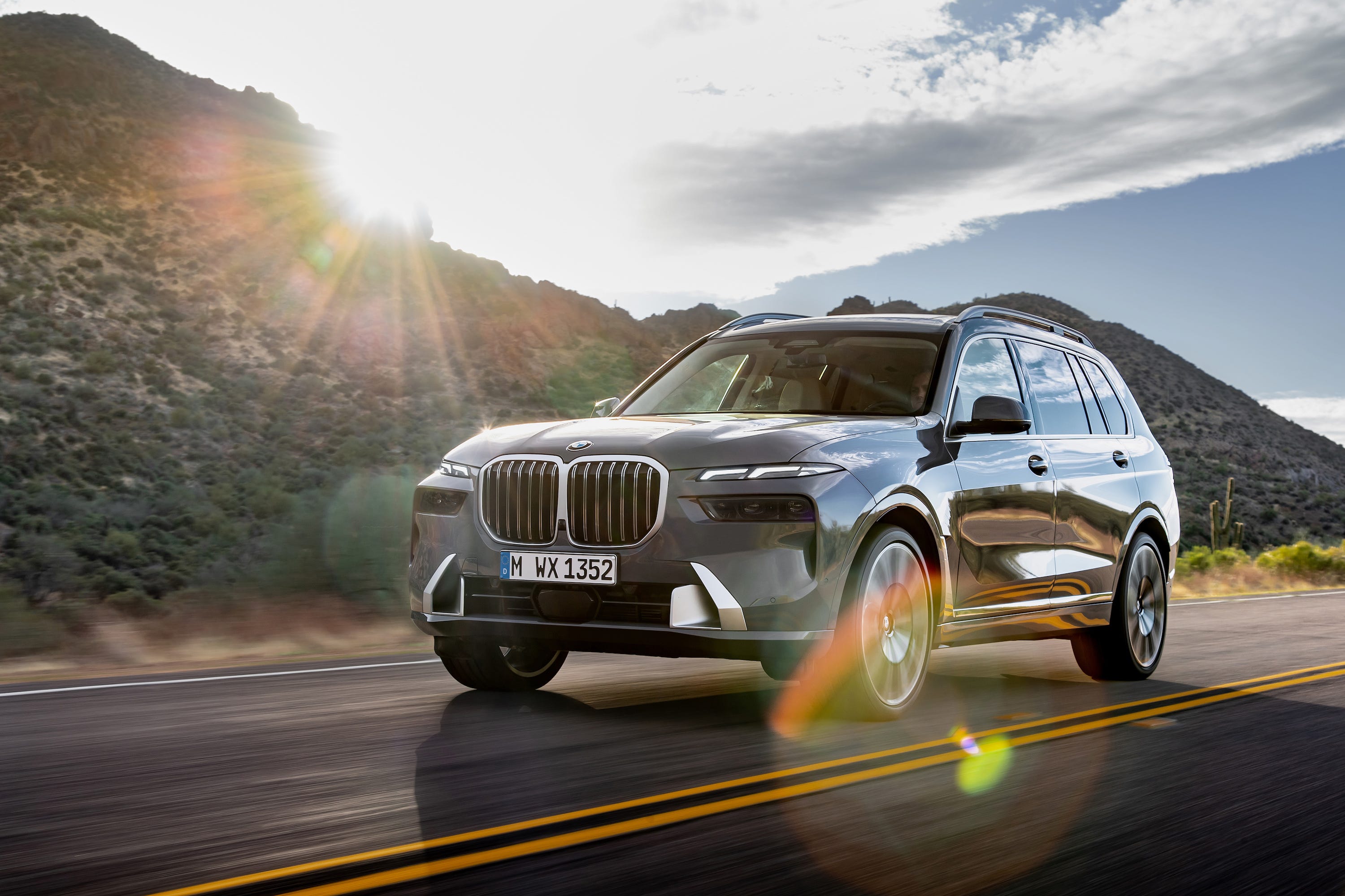 The 2023 BMW X7 Has a Reworked Face With Split Headlights