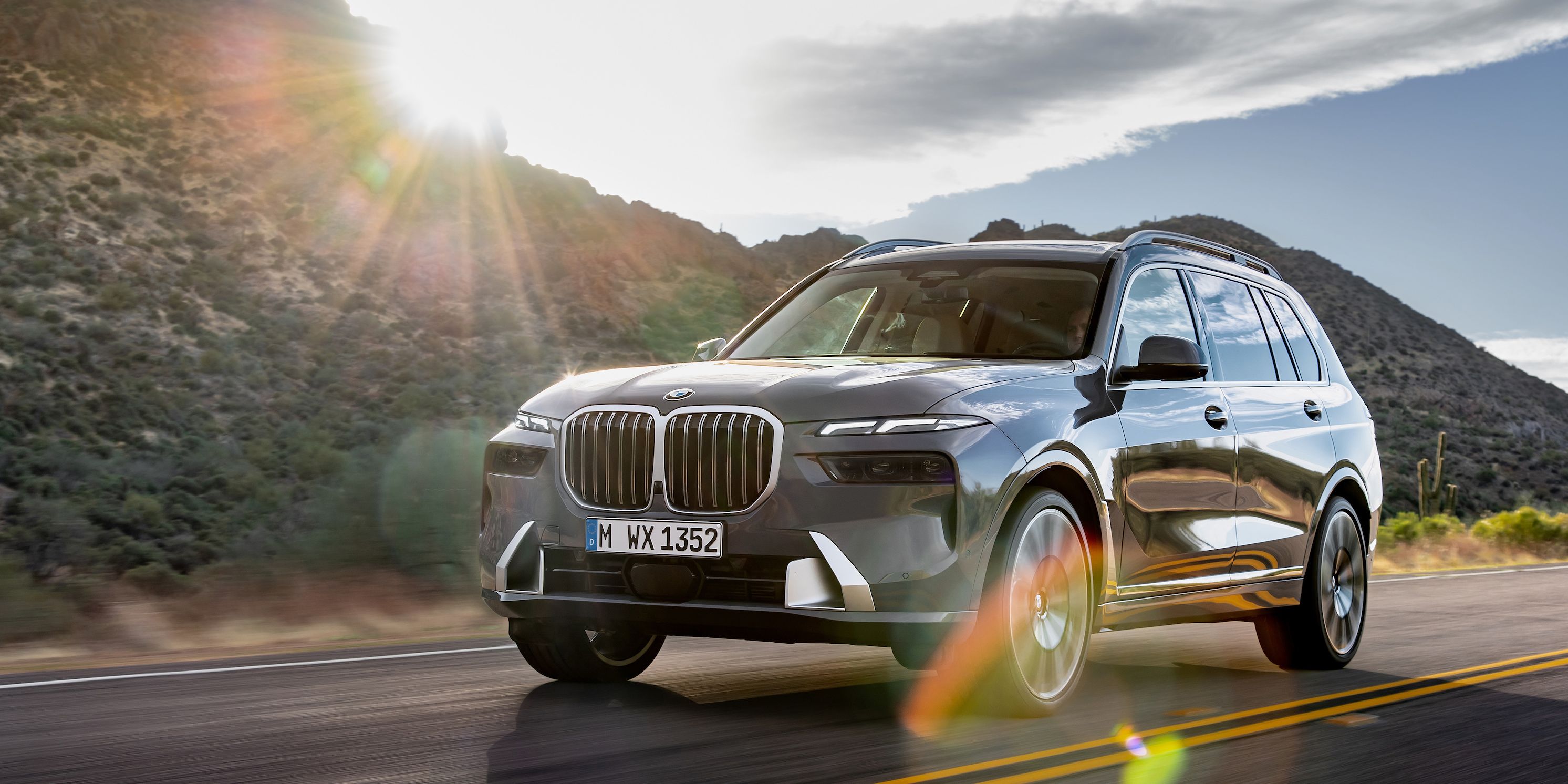 The 2023 BMW X7 Has a Reworked Face With Split Headlights