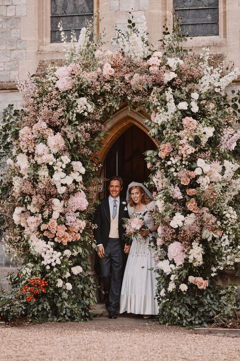 Princess Beatrice S Pale Pink Wedding Bouquet Royal Wedding Flowers Photos