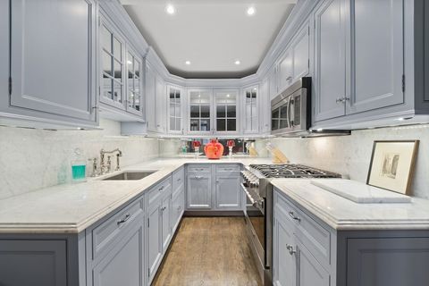 15 Best Painted Kitchen Cabinets, What Color To Paint Old Kitchen Cabinets