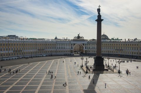 palace square with the alexander column before the hermitage st petersburg russia