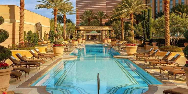 8 Best Pools in Las Vegas for 2018 - Fun Cabanas & Pool Parties in Vegas