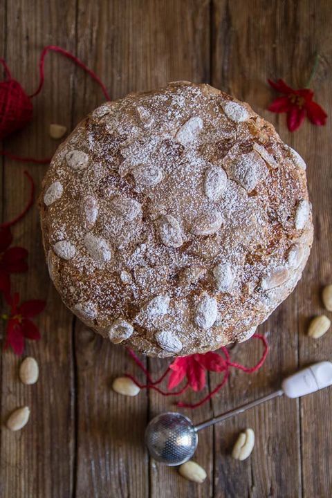 15 Best Christmas Breads - Traditional Holiday Breads to Bake 2021