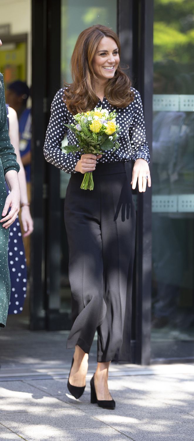 Pantaloni moda 2019, quelli neri di Zara di Kate Middleton sono WOW