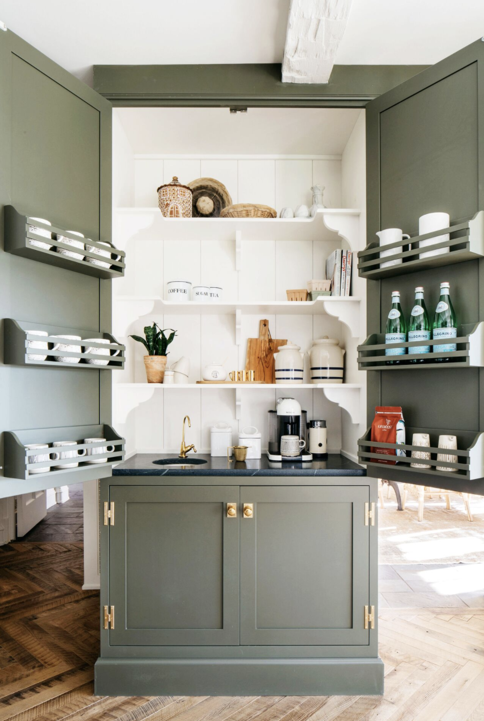 how to keep dogs off kitchen counters