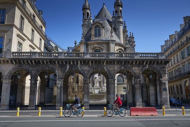 city cycling in paris as europe seeks safe journey to work