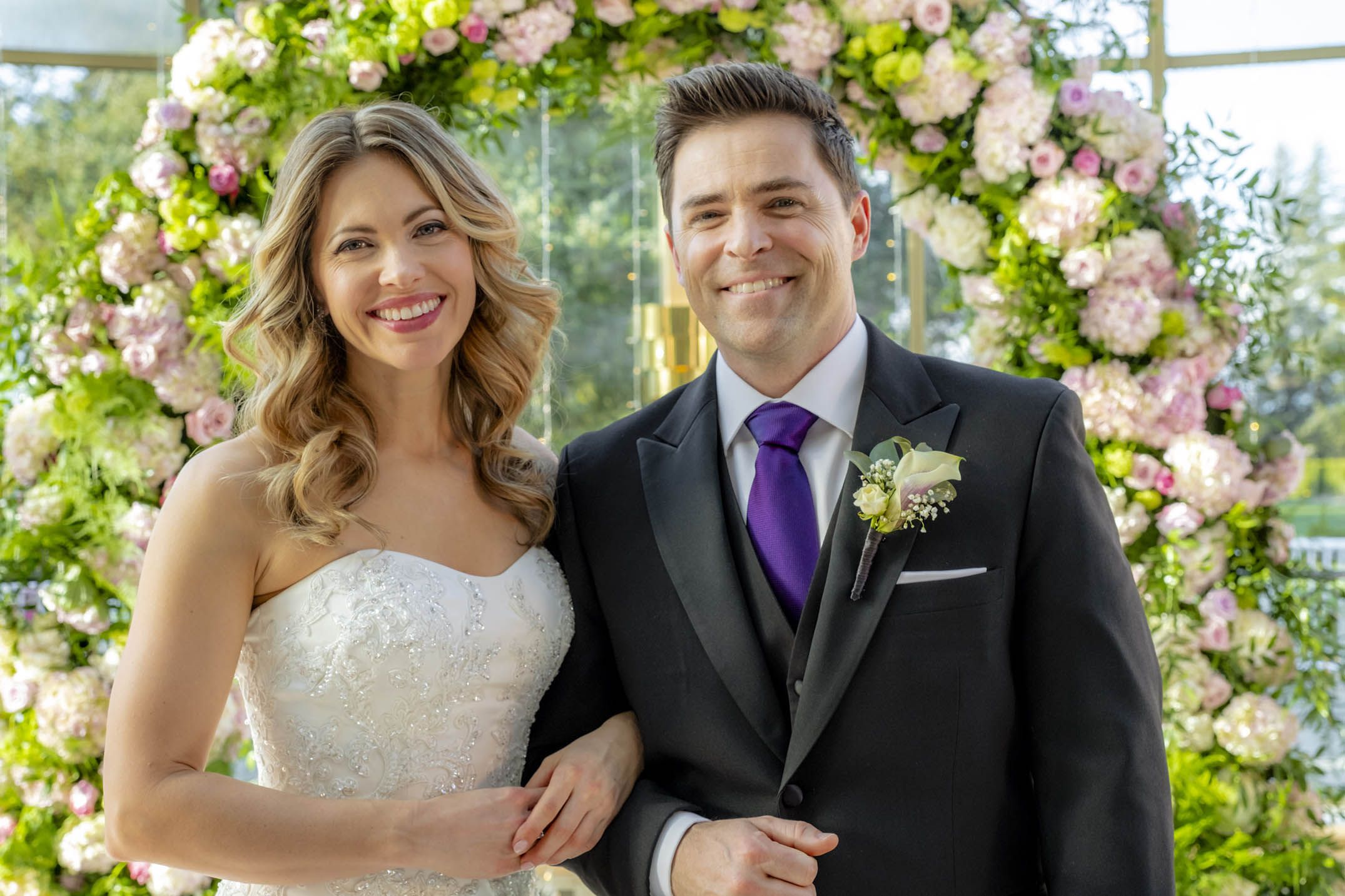 Who Are Hallmark Movie Stars Pascale Hutton And Kavan Smith? - 5 Facts About "The Perfect Bride" Stars Pascale Hutton And Kavan Smith