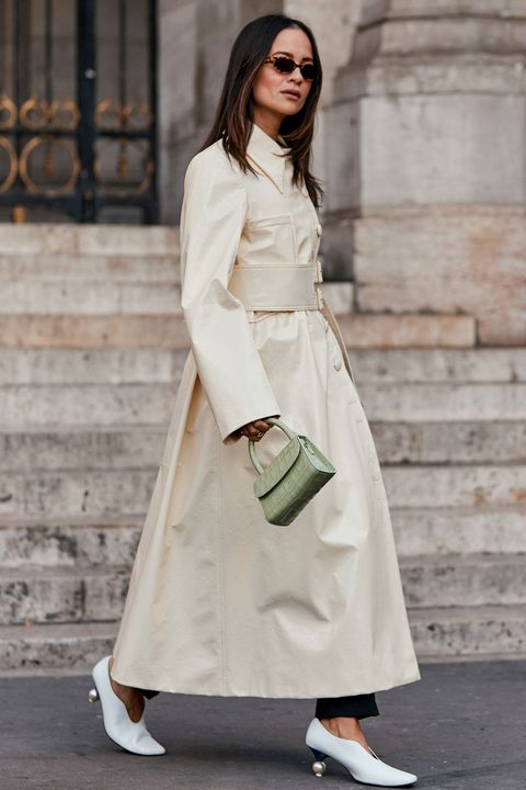 Patent trench coat street style