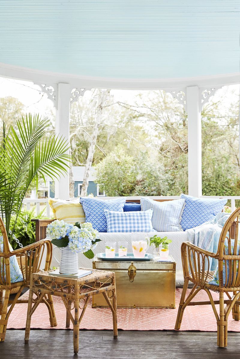 blue and white outdoor lounge chairs