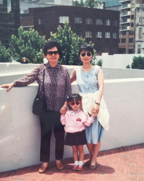 jodie chan with her mother and grandmother