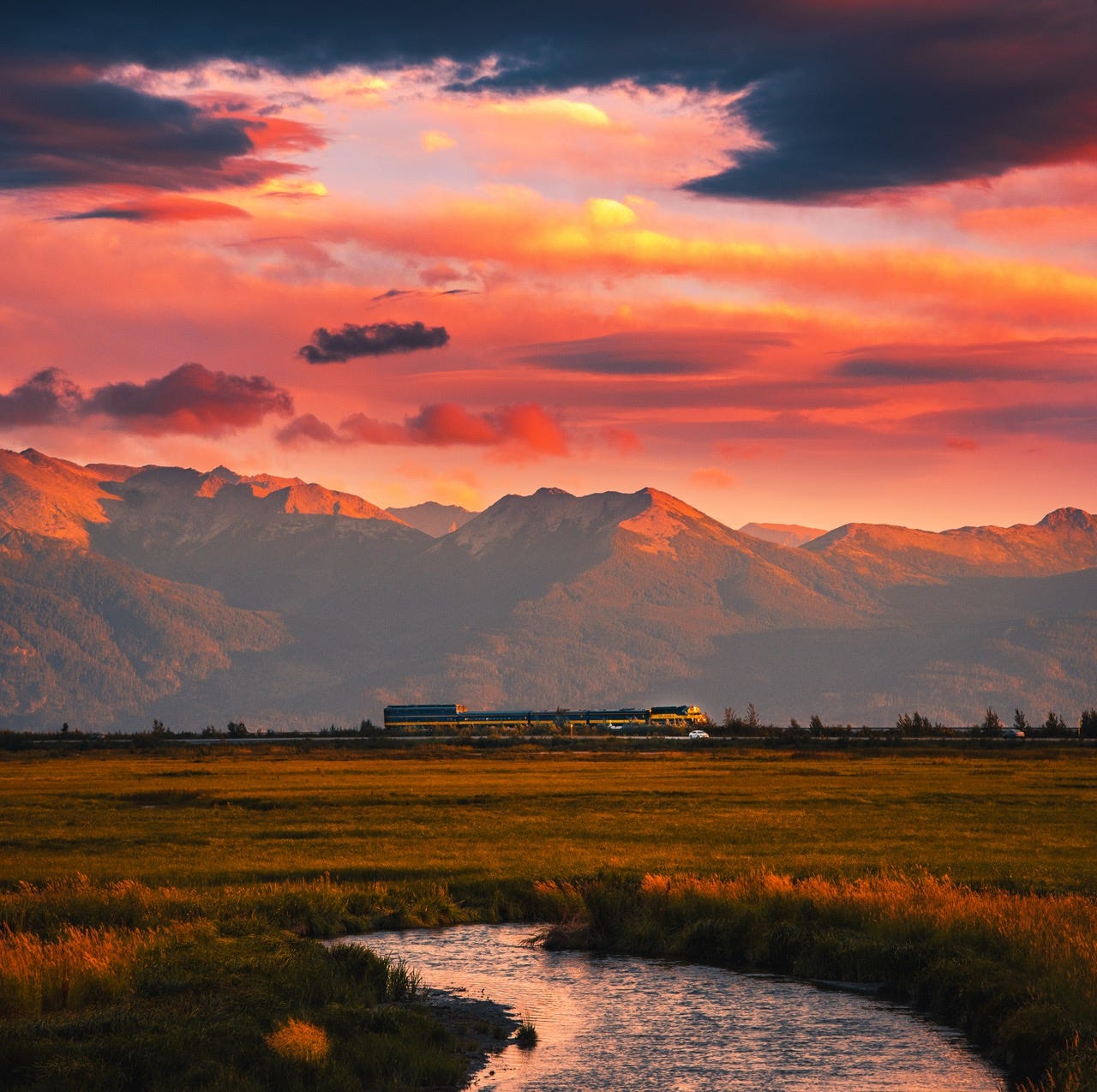 These Stunning U.S. Train Routes Are Destinations in Themselves