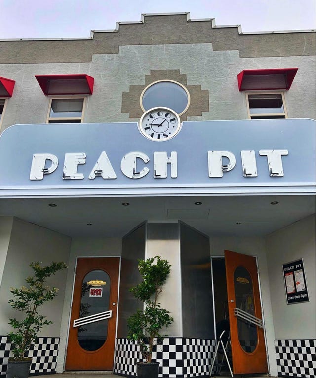 El Peach Pit Abre De Nuevo En Bh