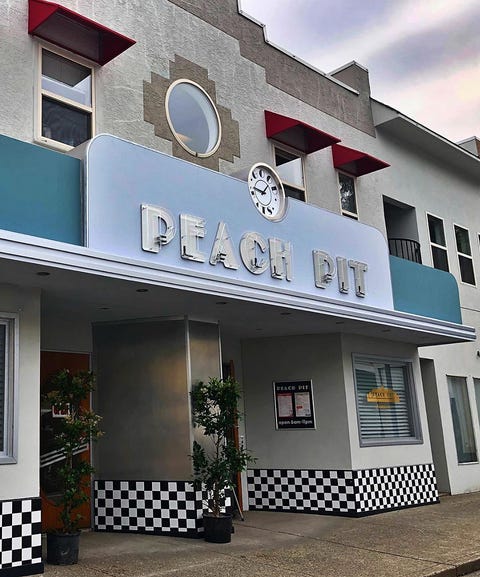 El Peach Pit Abre De Nuevo En Bh