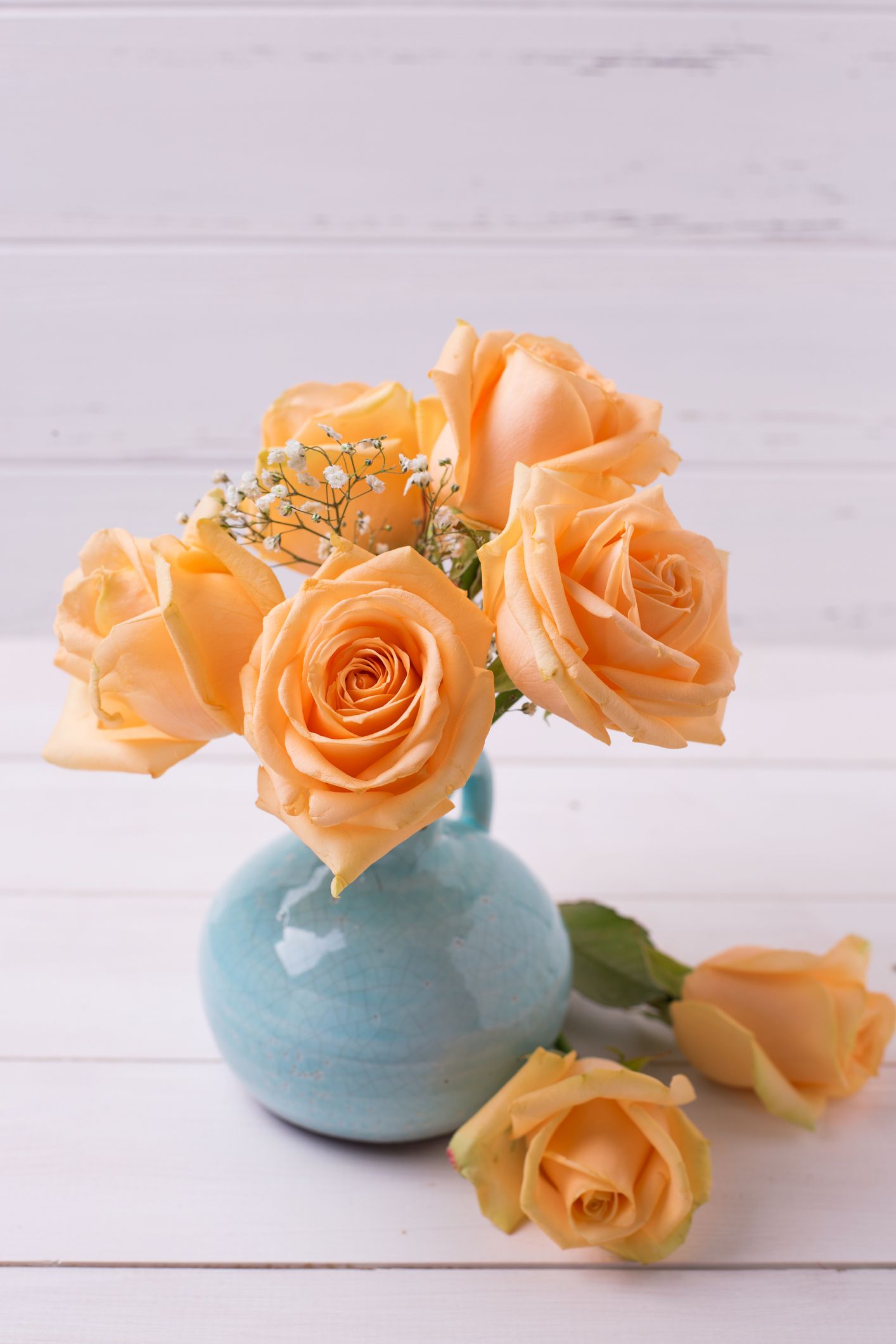 Dollhouse Miniature Beautiful Yellow & Orange Rose Flowers in Vase F1850 