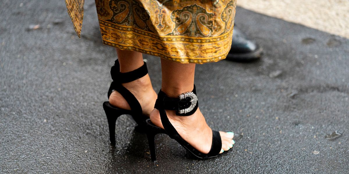 colgar Animado bota 20 pedicuras bonitas para llevar con sandalias negras