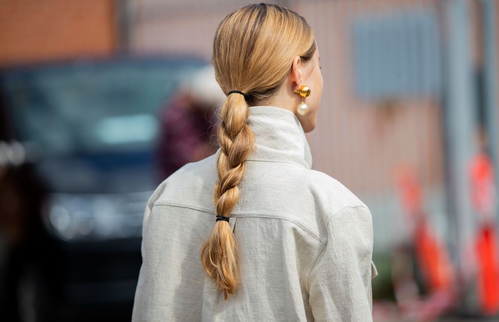 5 peinados para los días que no te toca lavarte el pelo