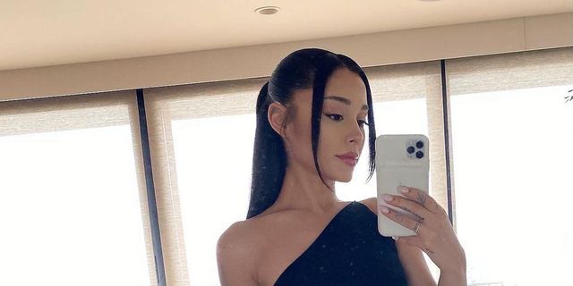 Ariana Grande actualiza su coleta alta, el peinado de moda