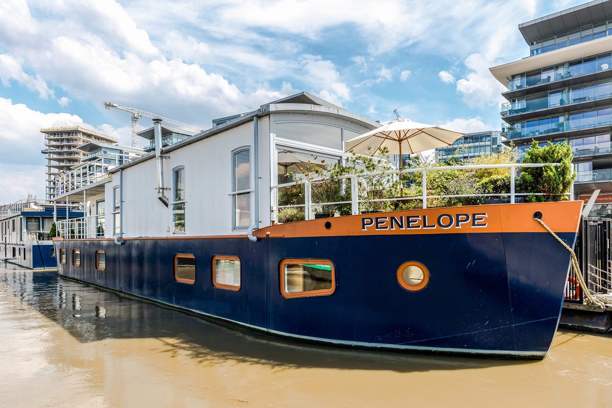 Amazing Houseboat With Riverside Views For Sale In London – Houseboat