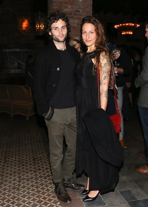 Penn Badgley Marries Domino Kirke In Surprise Brooklyn Wedding Penn Badgley Wedding Ceremony 