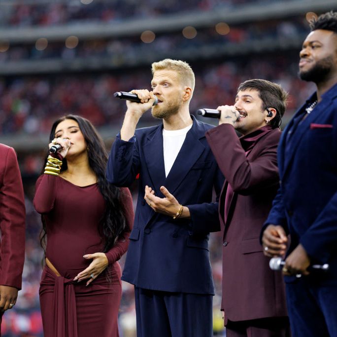 Watch the Christmas Day National Anthem that Left NFL Fans 