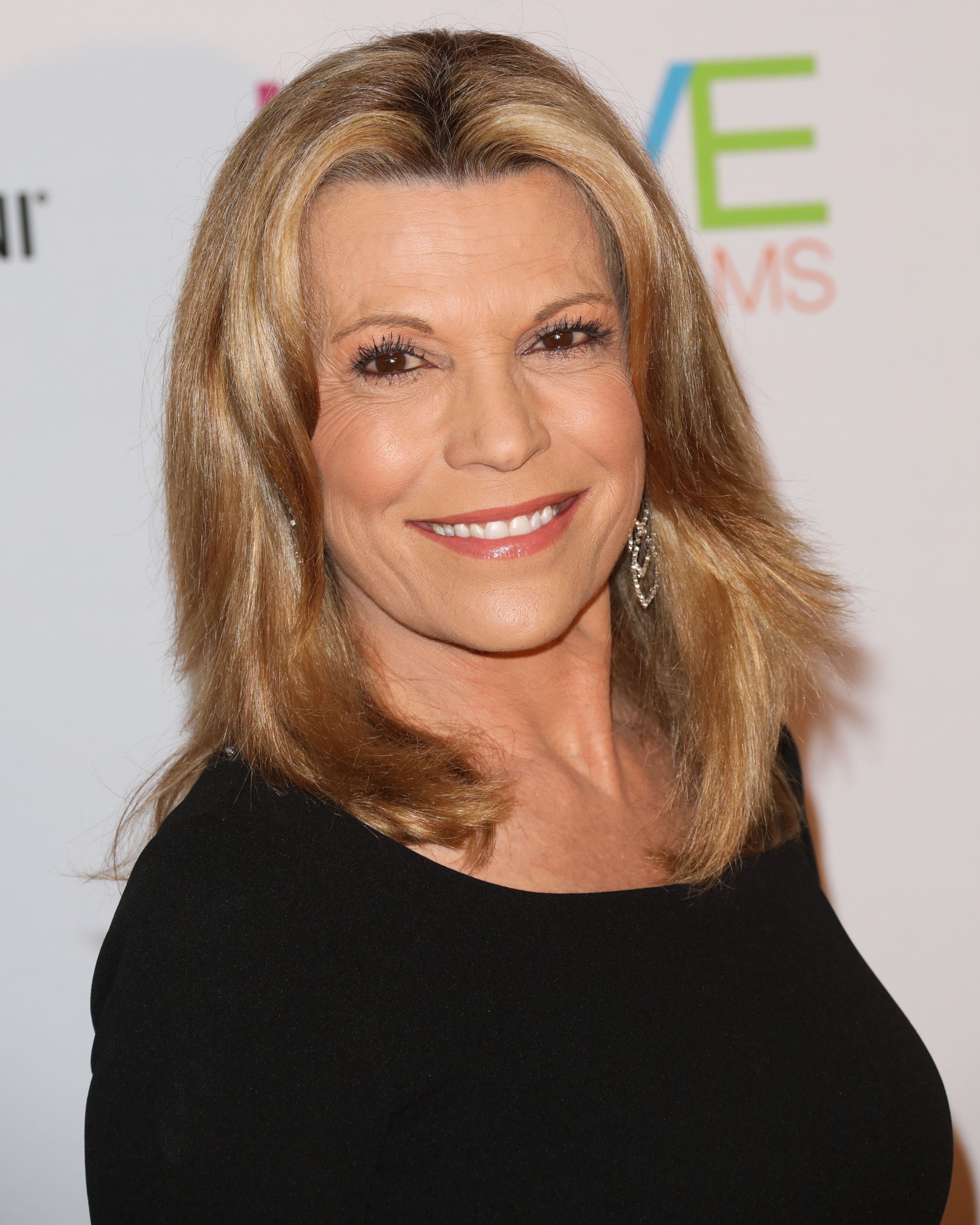 how old is vanna white