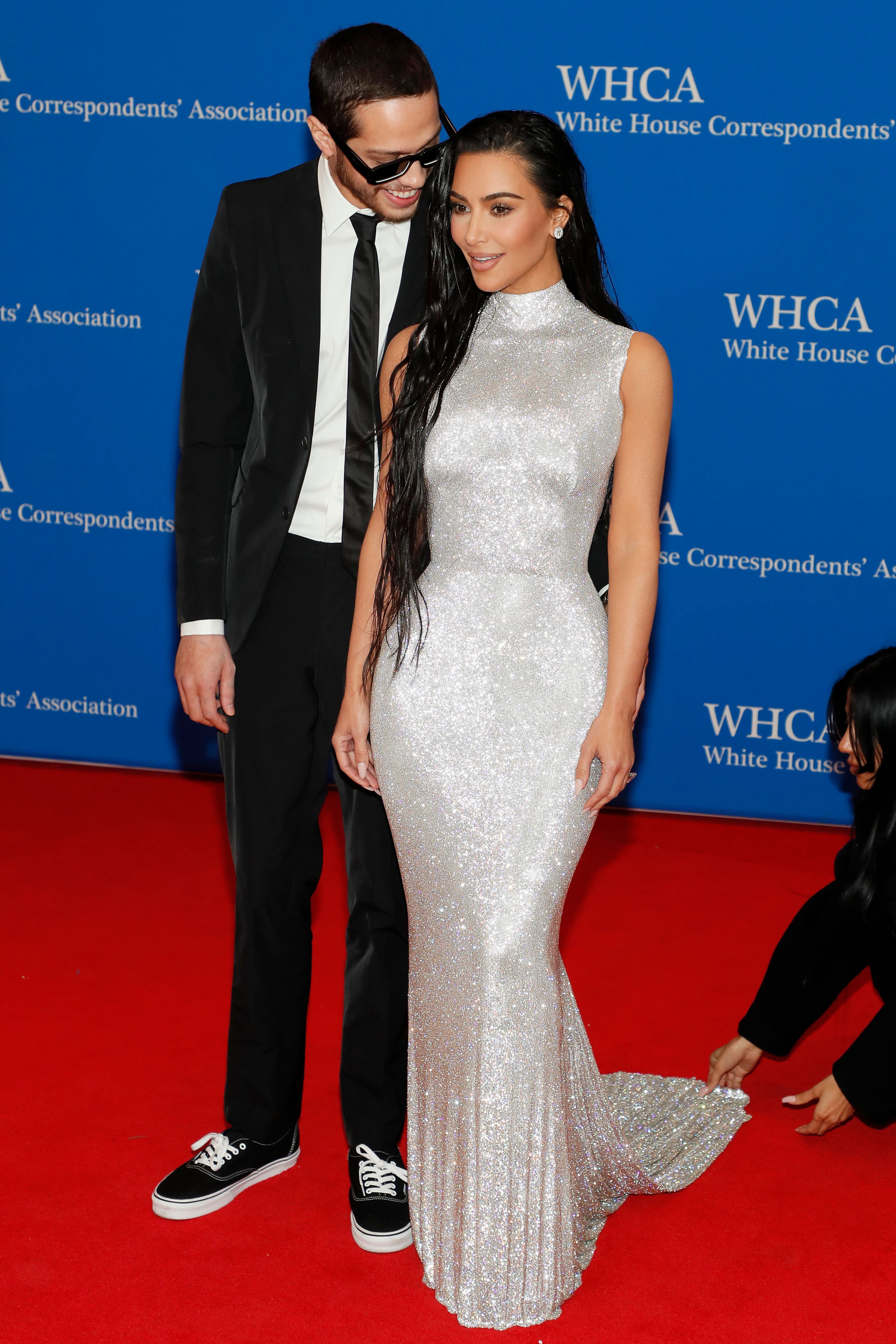 kim kardashian dress red carpet