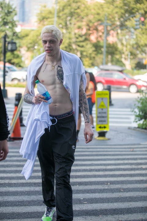 pete davidson fashion pete davidson showed off his huge new ariana grande tattoo pete davidson fashion pete davidson showed off his huge new ariana grande tattoo