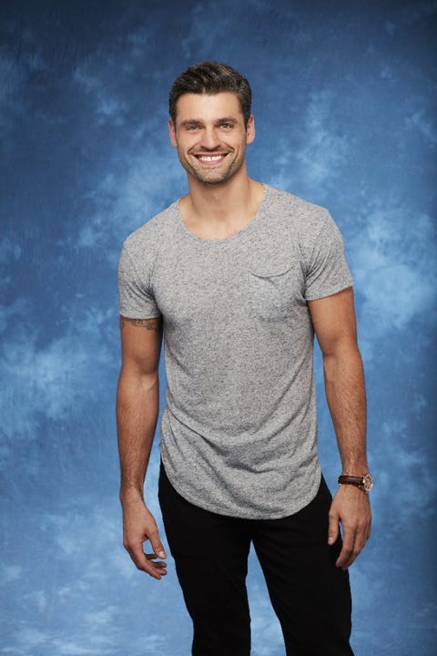 T-shirt, Clothing, Cool, Neck, Standing, Model, Chin, Arm, Muscle, Human, T-shirt, Clothing, Cool, Neck, Standing, Model, Chin, Arm, Muscle, Human,