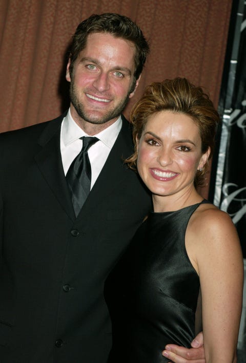 Mariska Hargitay Law & Order Cast Svu Net Worth / Mariska Hargitay And Her Husband Peter Hermann S Love Story / As the star of the show she's rumored to make around $400 thousand per episode!