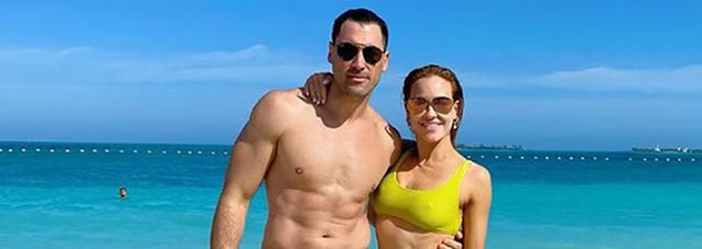 Dwts Peta Murgatroyd Posts Bikini Pic With Maksim Chmerkovskiy