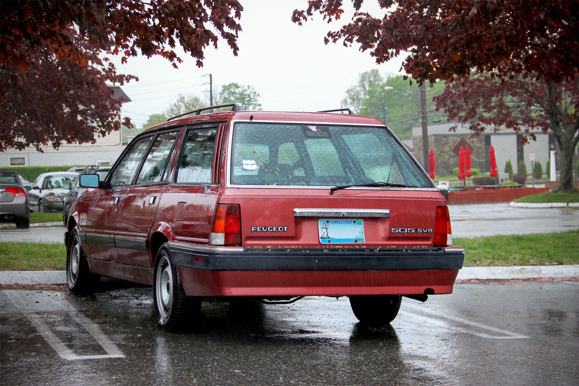 Street-Spotted: Peugeot 505 SW8