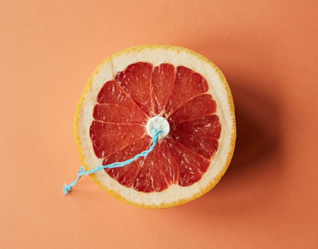 beeld van een citrusvrucht met een tampon