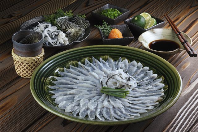 fugu sashi, o pez globo en sashimi