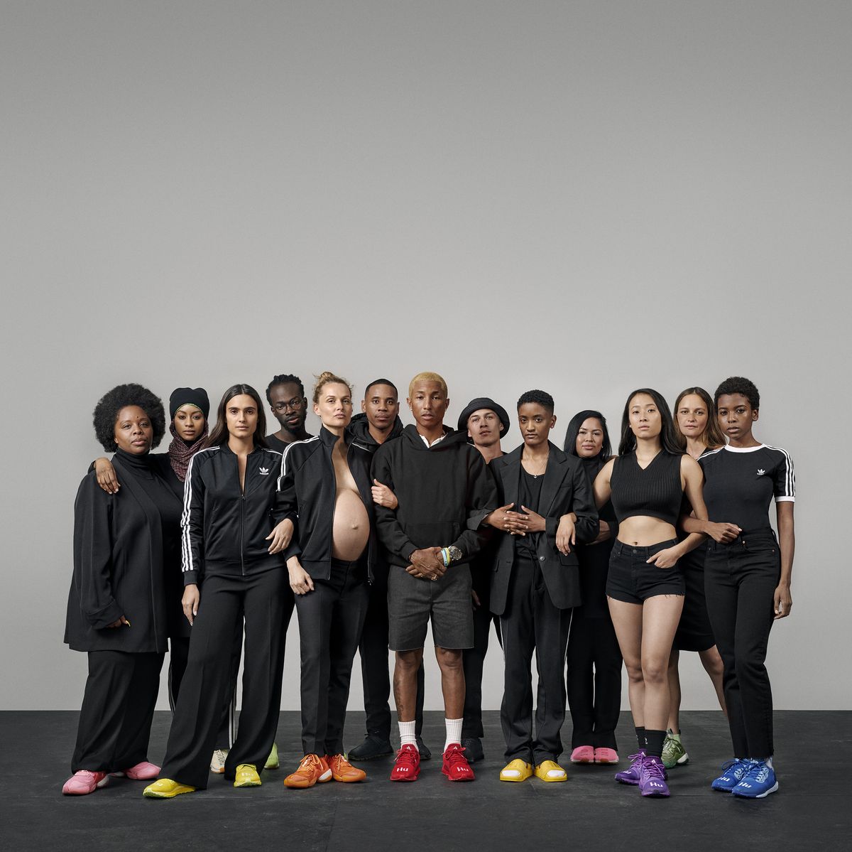 cafetería Celsius acortar La colección feminista de Adidas y Pharrell Williams