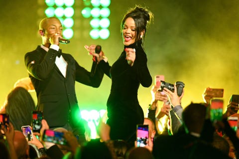 Is Rihanna Pregnant Fans Think She Just Dropped A Huge Hint
