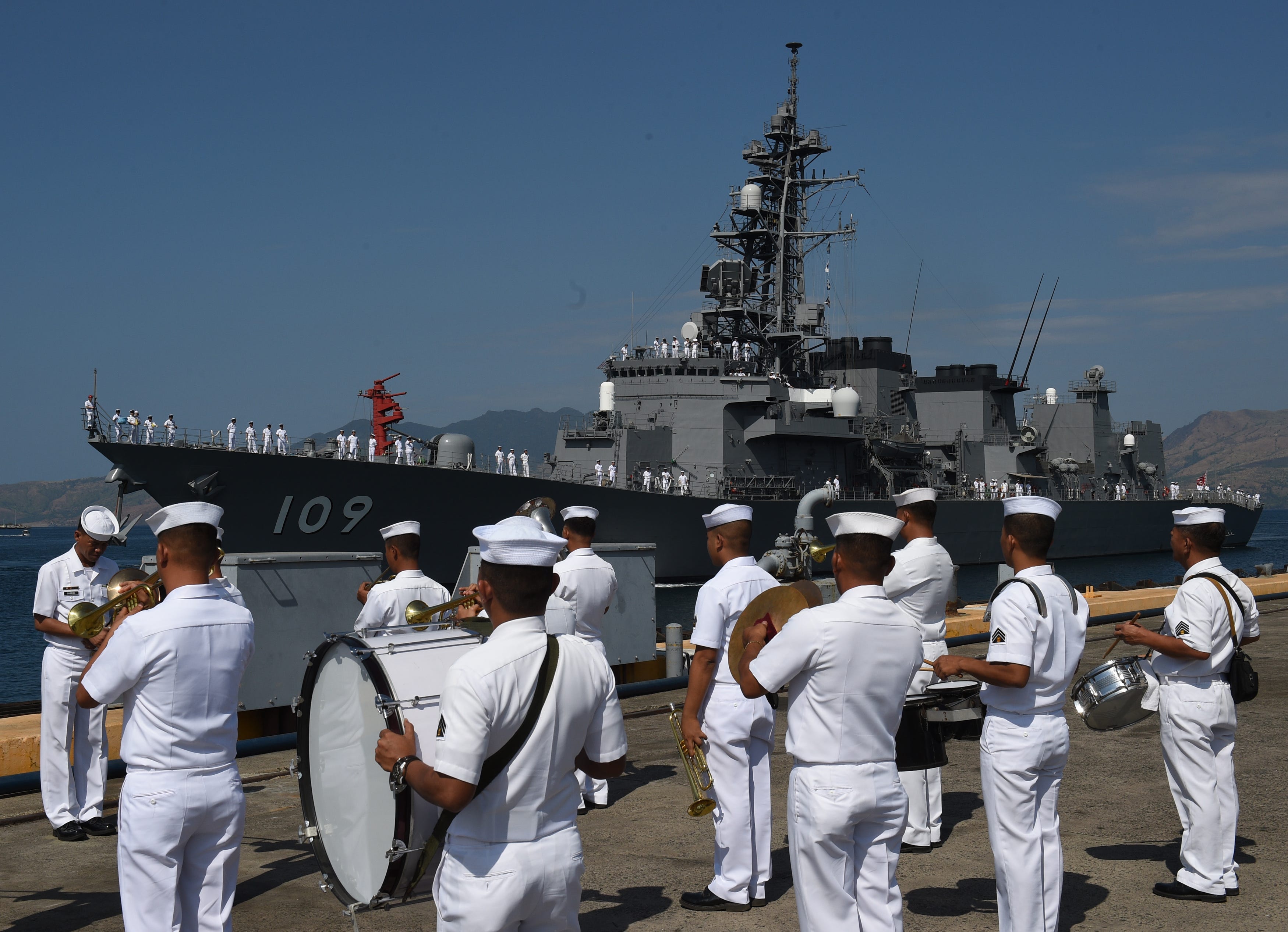 Japan is Building the Biggest Warships in Asia, Two 20,000-Ton Super Destroyers﻿.