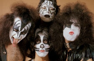 ace frehley e peter criss e paul stanley e beijo e gene simmons