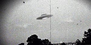 [Image: photograph-of-the-supposed-westall-ufo-e...size=300:*]