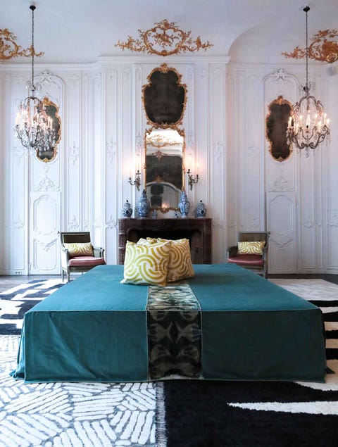 Sean Leffers Transforms A Classic Paris Apartment Into The Ultimate Party Spot