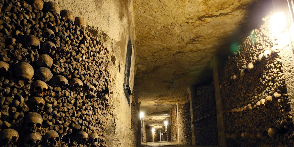 virtual tour of the paris catacombs